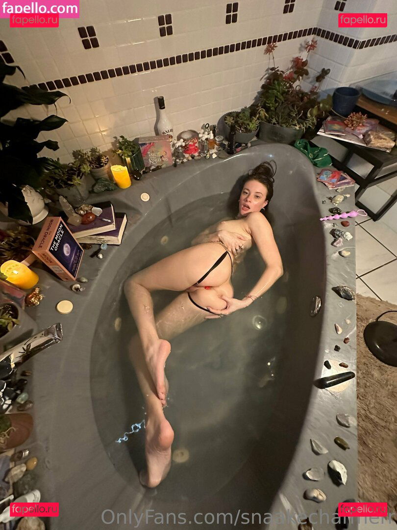 riley_w02 / snaakecharmerr / snaeckers Onlyfans Photo Gallery 