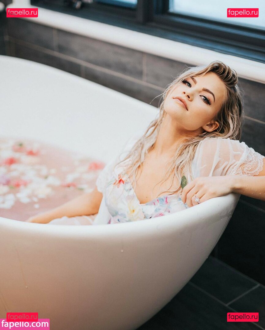 Witney Carson / witneycarson Onlyfans Photo Gallery 