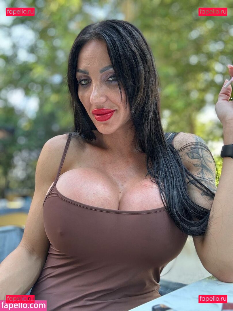 Nina Coxxx / Ninacox_ / ninacox_neen / ninacoxxx Onlyfans Photo Gallery 