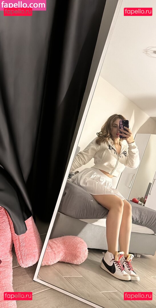erothick Nude Onlyfans Photo 4