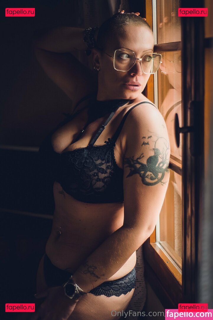 madrenaturah / themadrenatura Onlyfans Photo Gallery 