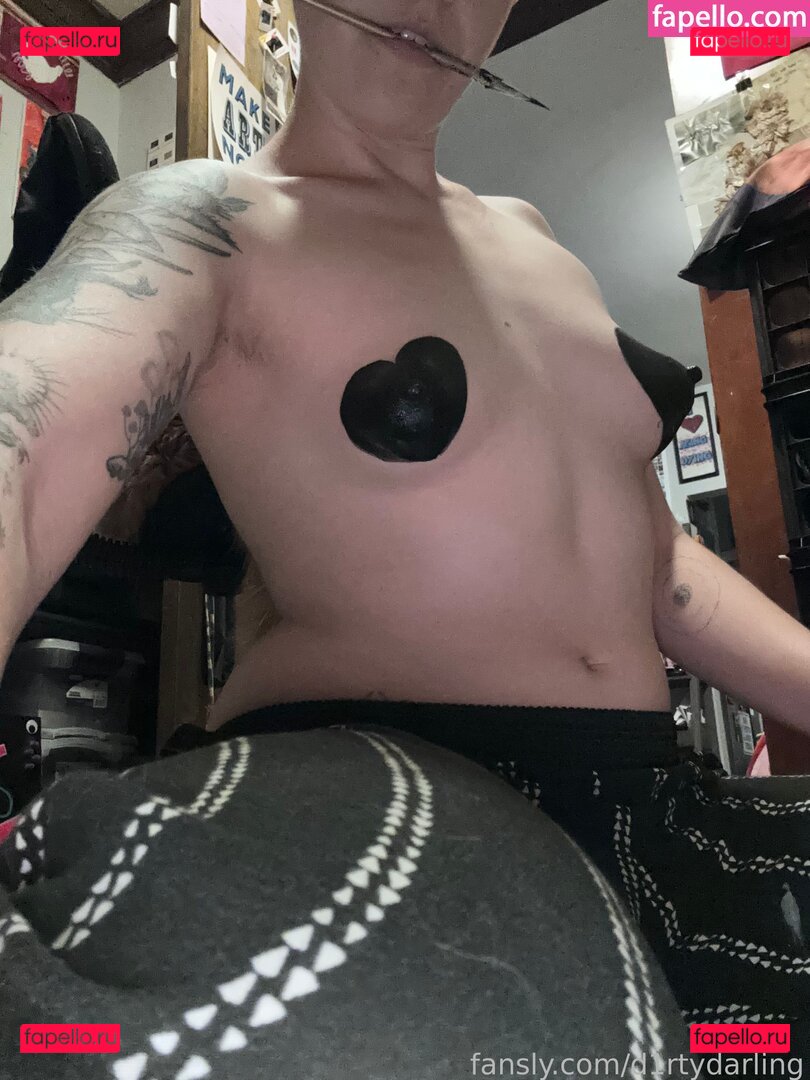 d11rtydarling / d1rtydarling Onlyfans Photo Gallery 