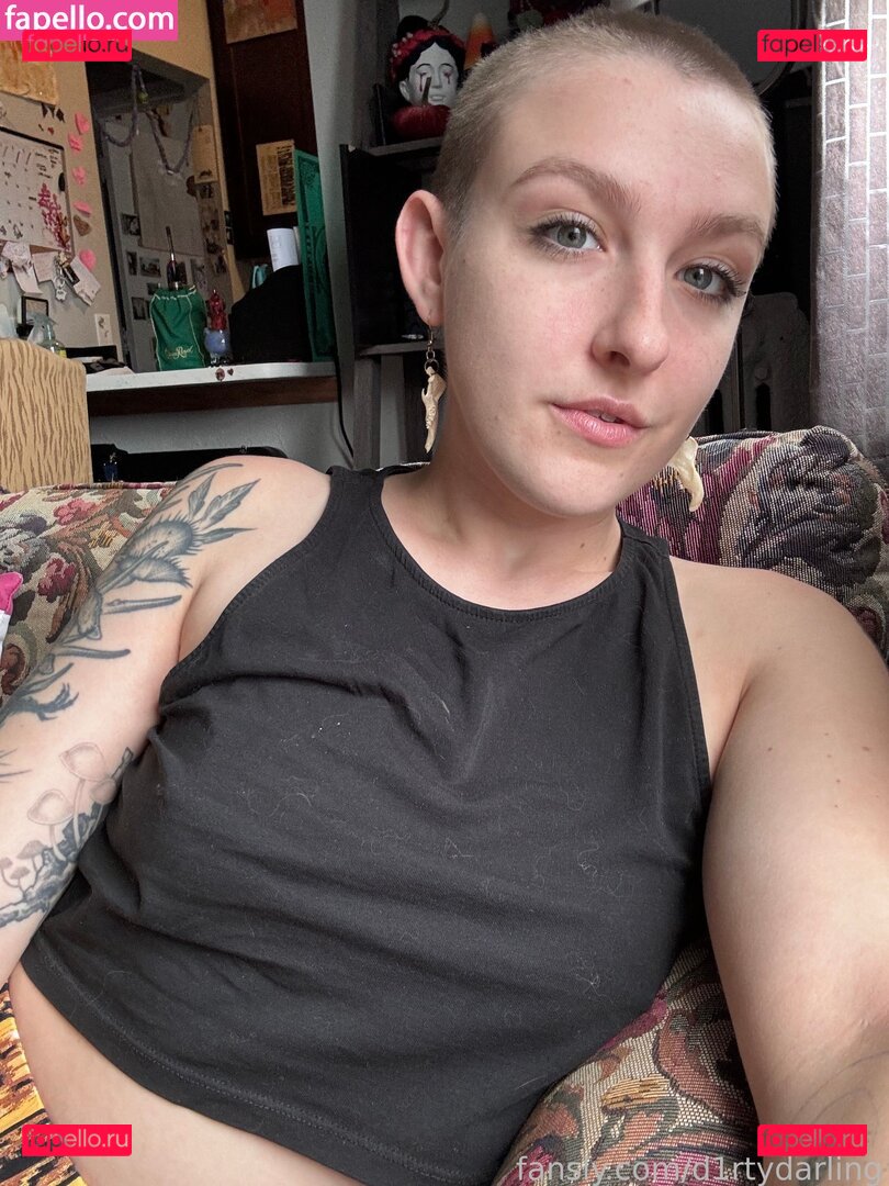 d11rtydarling / d1rtydarling Onlyfans Photo Gallery 