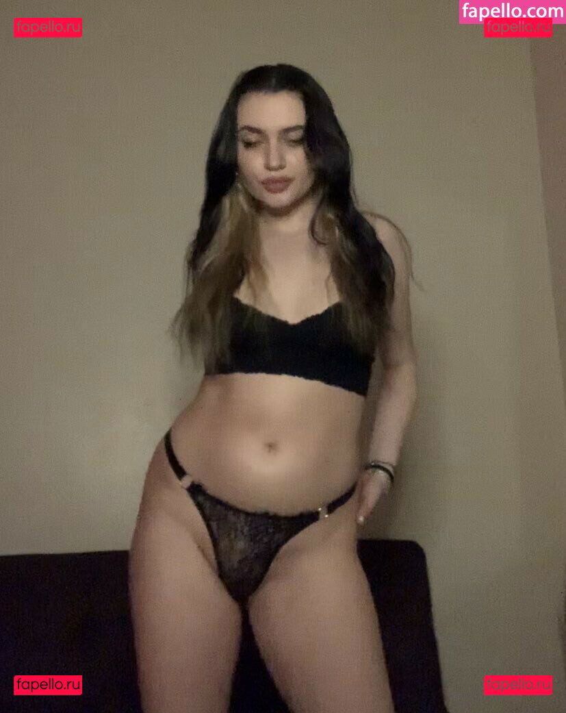 Cloudeeuh / coca_loca Onlyfans Photo Gallery 