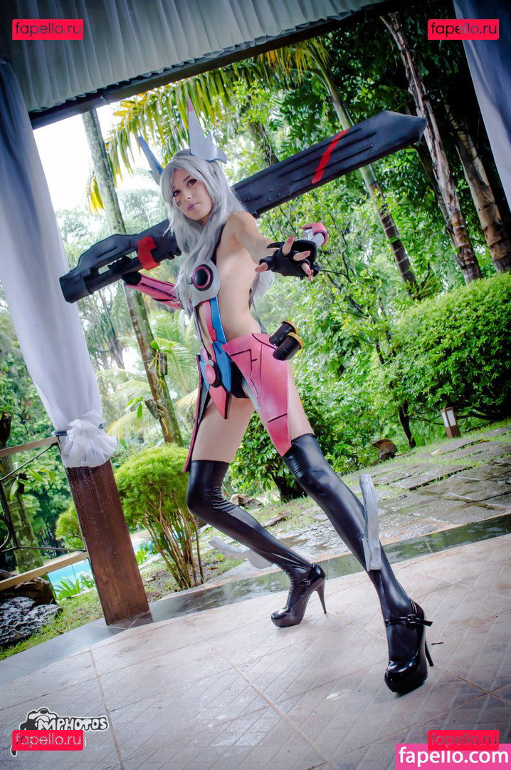 RachAsakawa / Rizzyun / concretebeach / rizzyunn Onlyfans Photo Gallery 