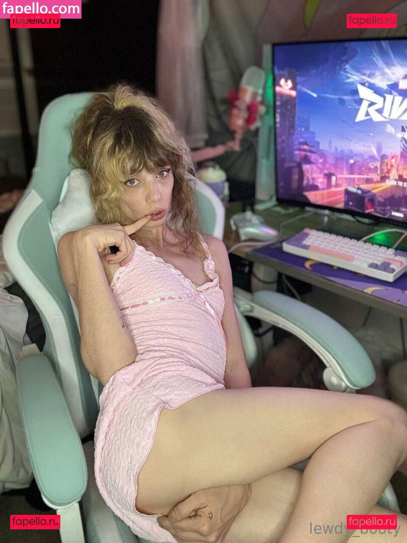 bellathrnexo / bellaxxthrne Onlyfans Photo Gallery 