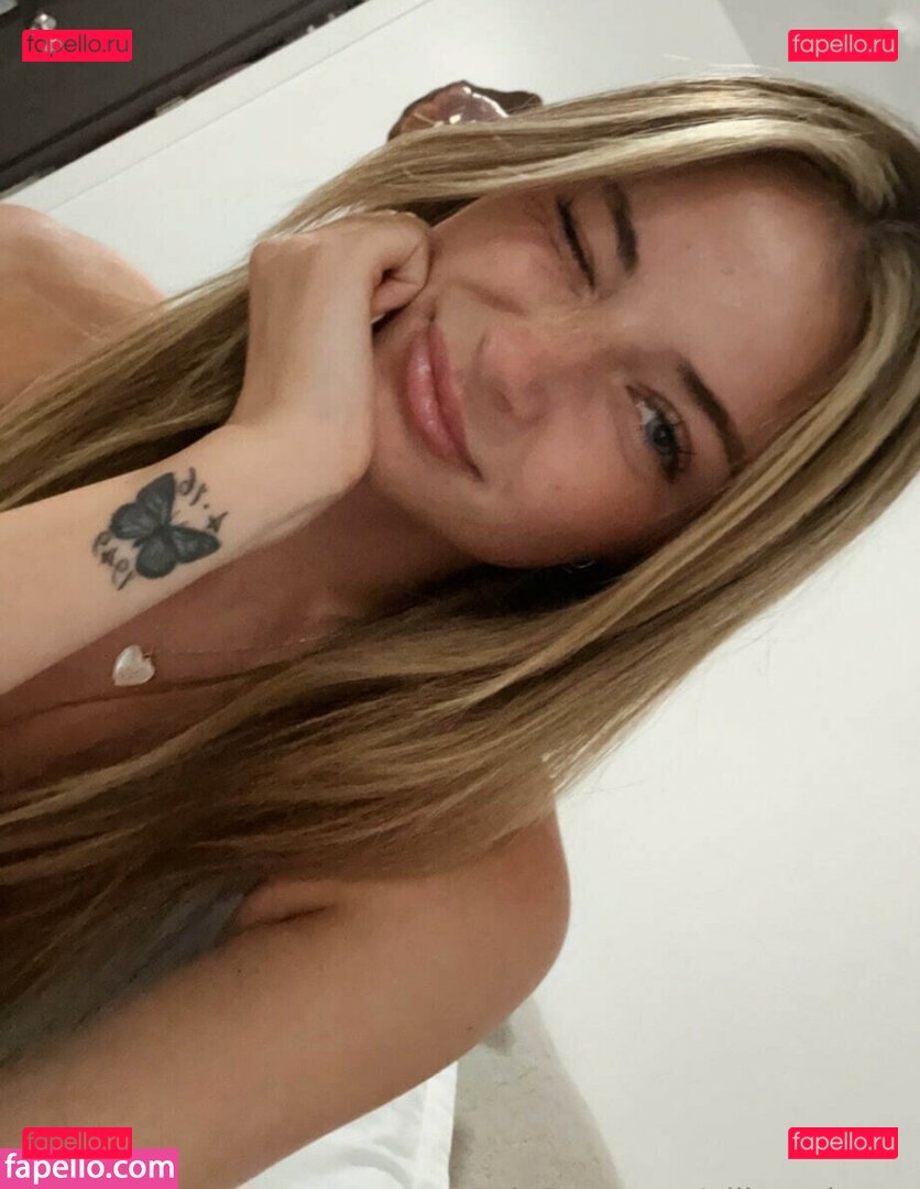 ellieanderphd / ellieanderson Onlyfans Photo Gallery 