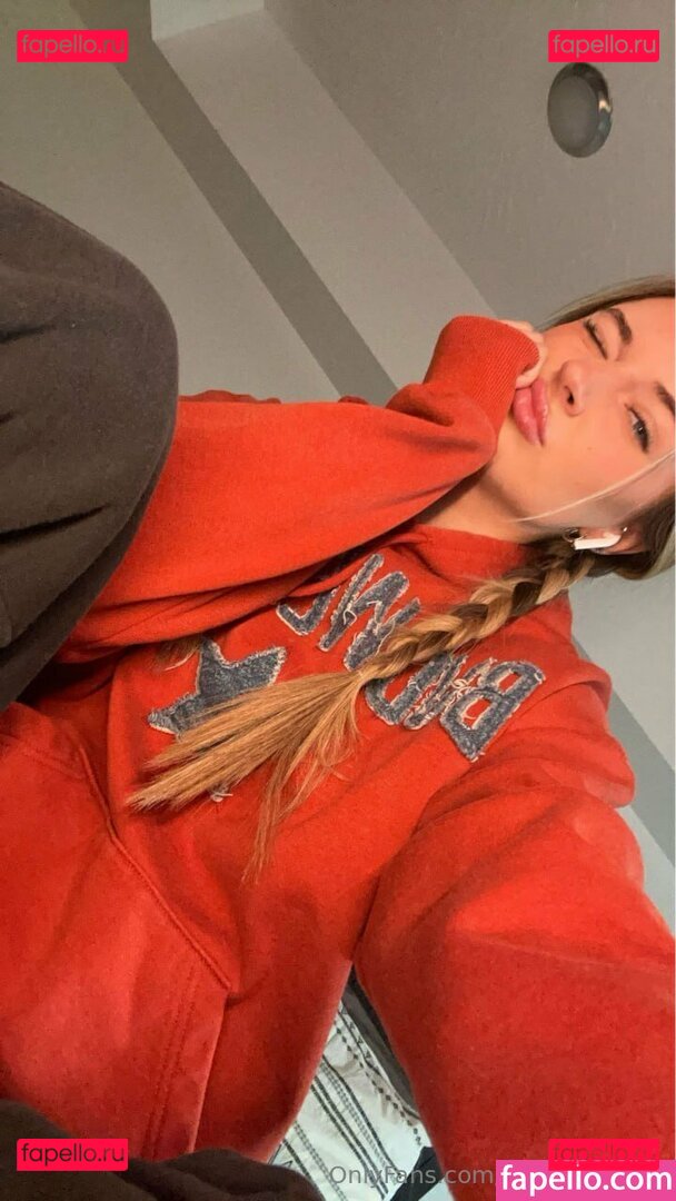 ellieanderphd / ellieanderson Onlyfans Photo Gallery 