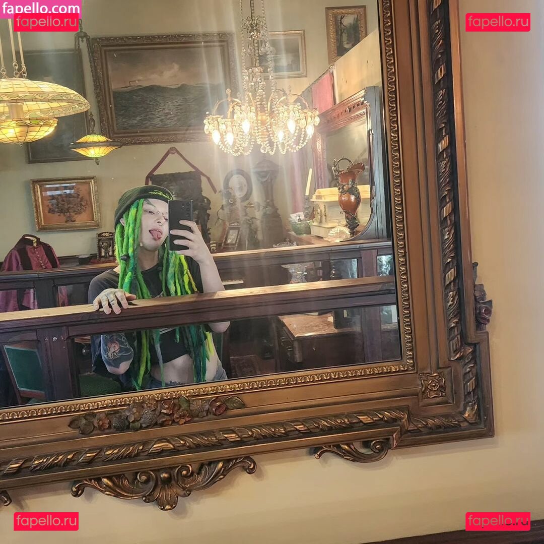 Sky Burrito / burritoirl / https: / skyburrito Onlyfans Photo Gallery 