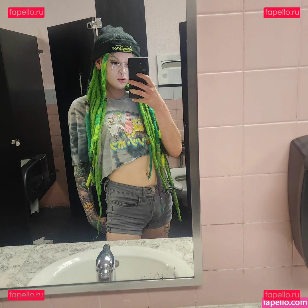 Sky Burrito / burritoirl / https: / skyburrito Onlyfans Photo Gallery 