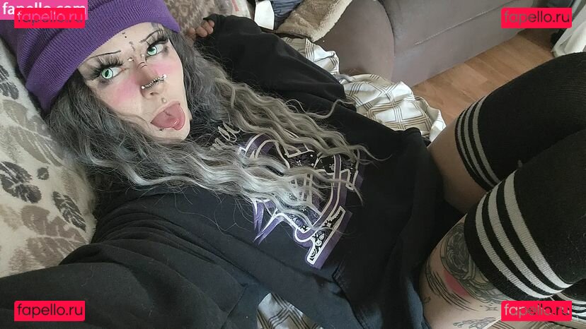 Sky Burrito / burritoirl / https: / skyburrito Onlyfans Photo Gallery 