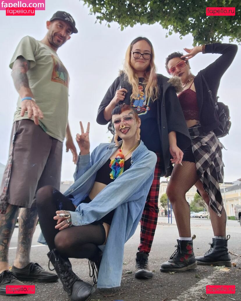 Sky Burrito / burritoirl / https: / skyburrito Onlyfans Photo Gallery 