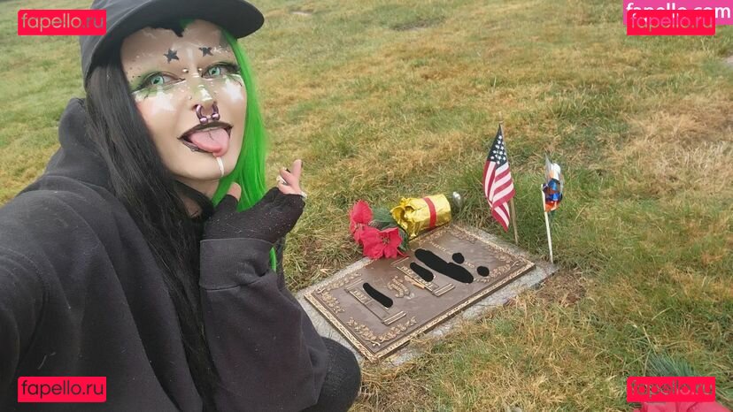 Sky Burrito / burritoirl / https: / skyburrito Onlyfans Photo Gallery 