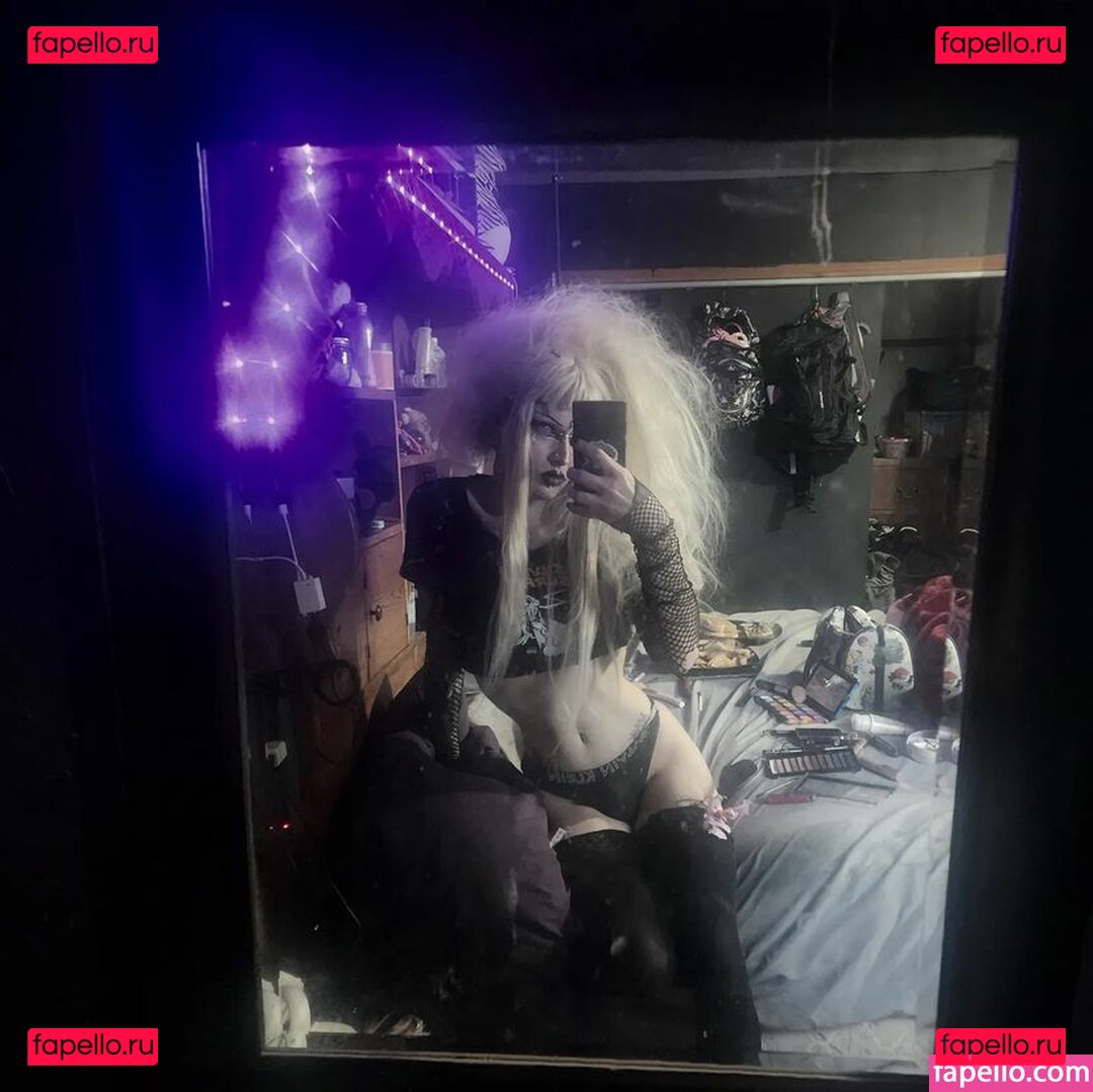 Sky Burrito / burritoirl / https: / skyburrito Onlyfans Photo Gallery 