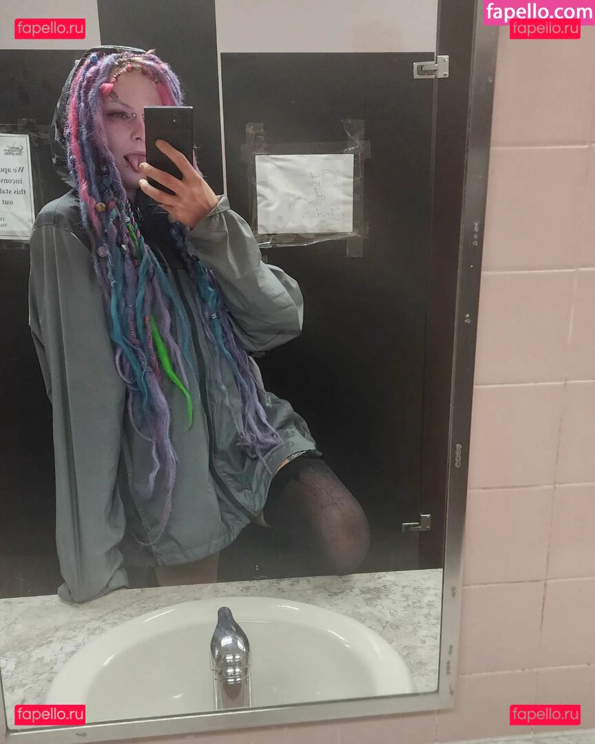 Sky Burrito / burritoirl / https: / skyburrito Onlyfans Photo Gallery 