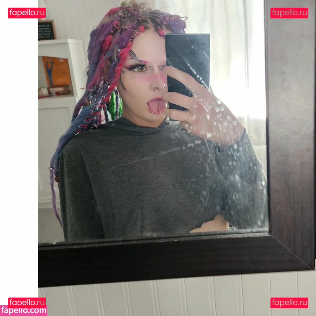 Sky Burrito / burritoirl / https: / skyburrito Onlyfans Photo Gallery 