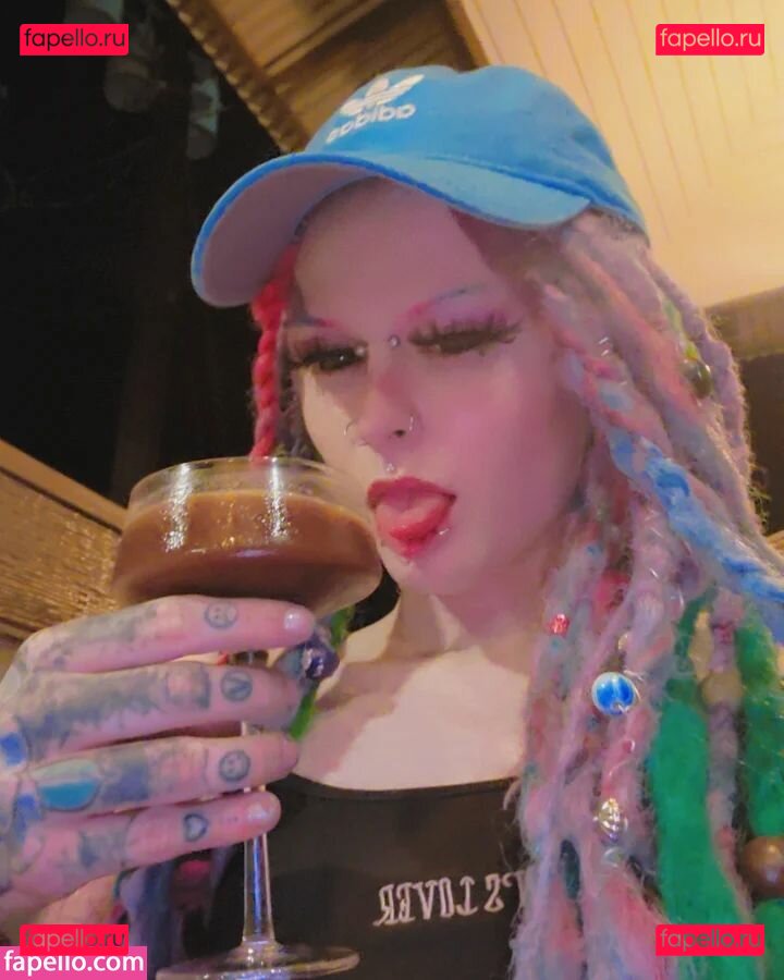 Sky Burrito / burritoirl / https: / skyburrito Onlyfans Photo Gallery 