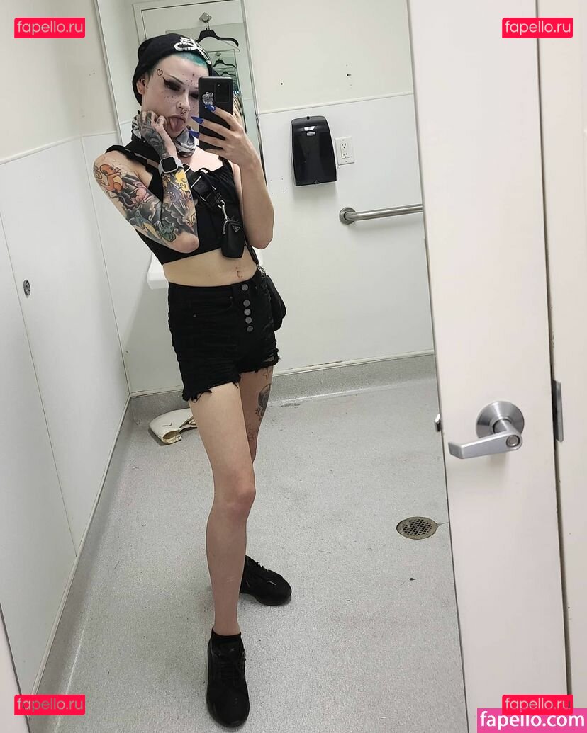 Sky Burrito / burritoirl / https: / skyburrito Onlyfans Photo Gallery 