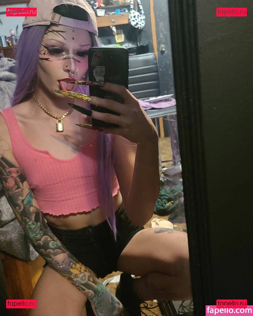 Sky Burrito / burritoirl / https: / skyburrito Onlyfans Photo Gallery 