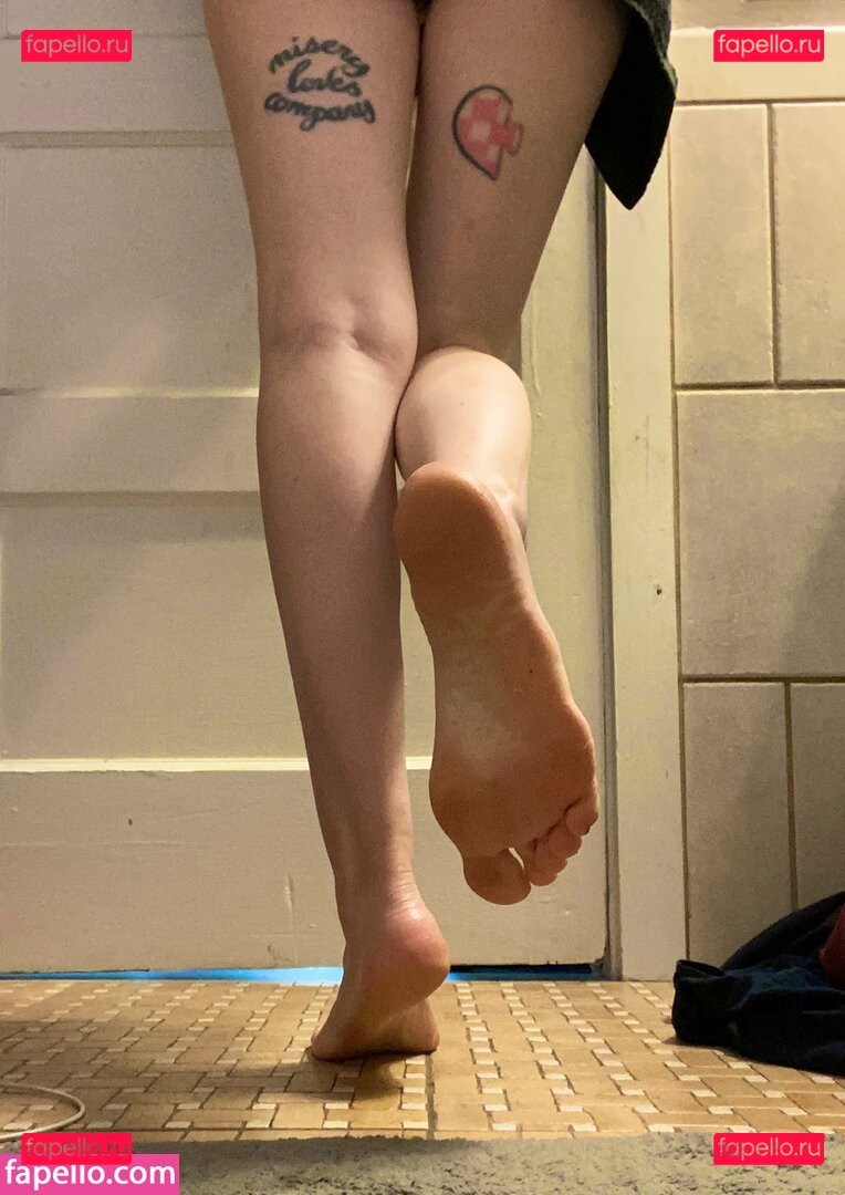Mamas_Feet_xo / mamasfeet_x / mamasmelons Onlyfans Photo Gallery 