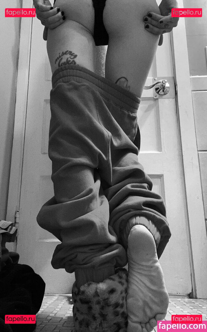 Mamas_Feet_xo / mamasfeet_x / mamasmelons Onlyfans Photo Gallery 