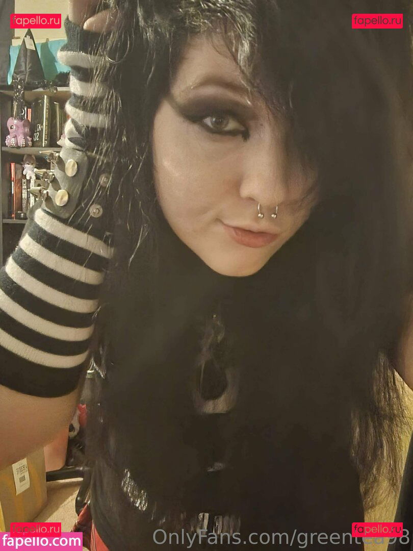 greentea1998 / greentea98 Onlyfans Photo Gallery 