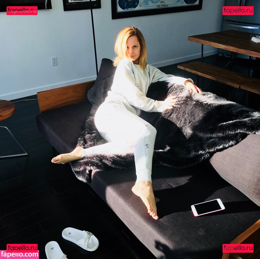 Mena Suvari Nude Onlyfans Photo 36