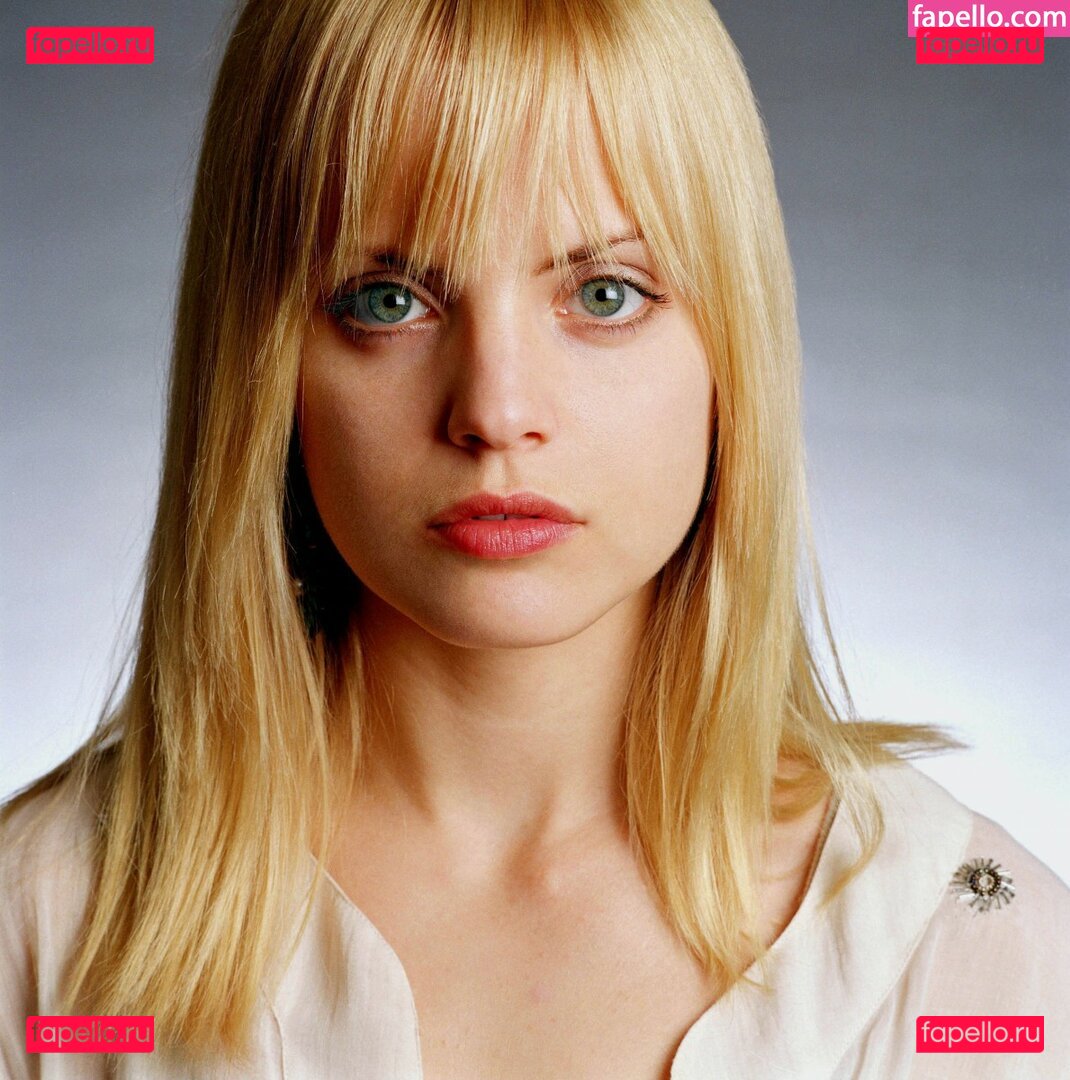 Mena Suvari Nude Onlyfans Photo 14