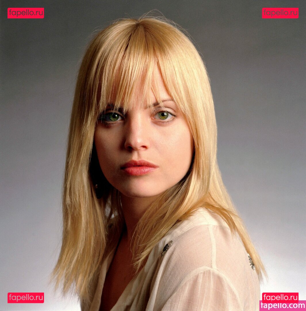 Mena Suvari Nude Onlyfans Photo 13