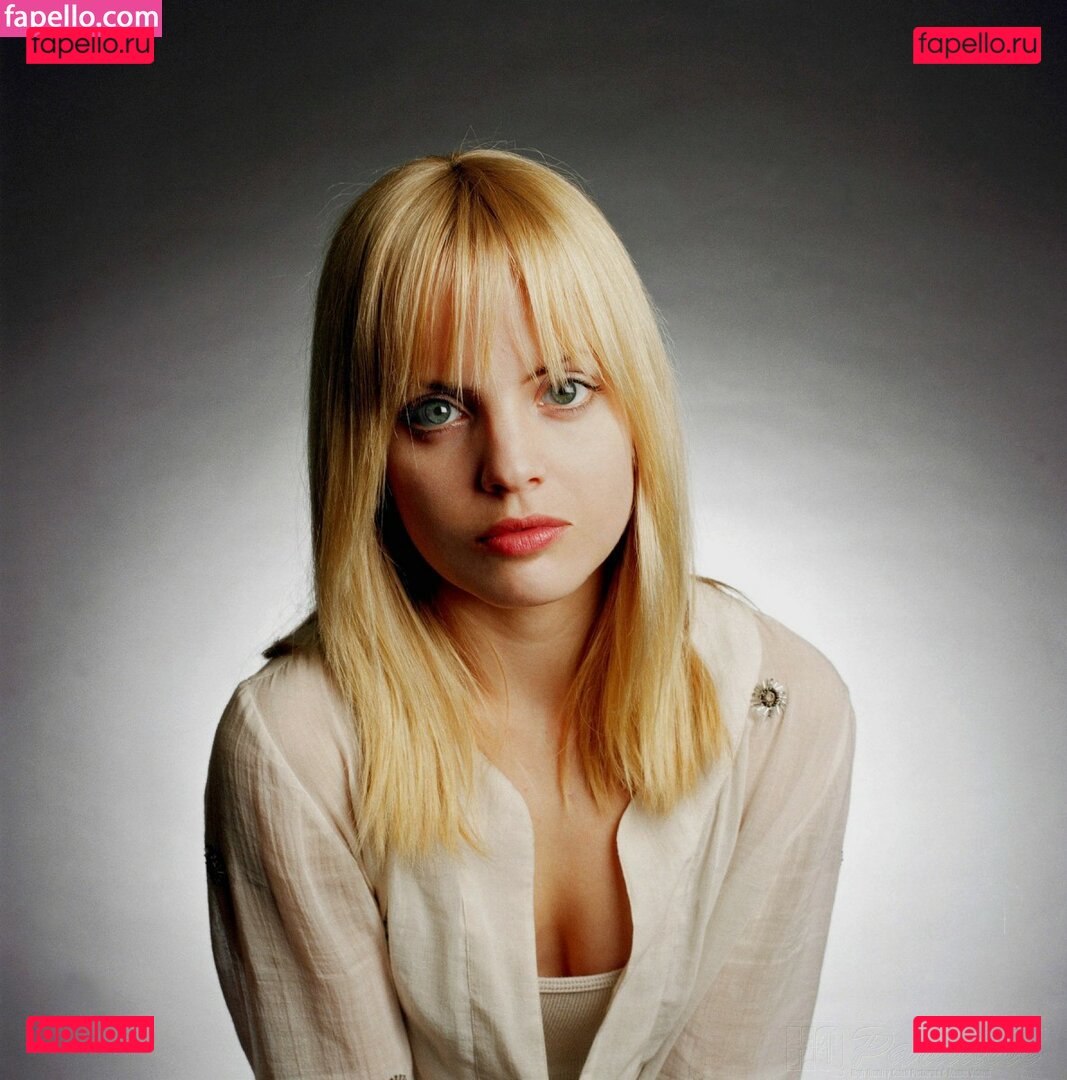 Mena Suvari Nude Onlyfans Photo 8