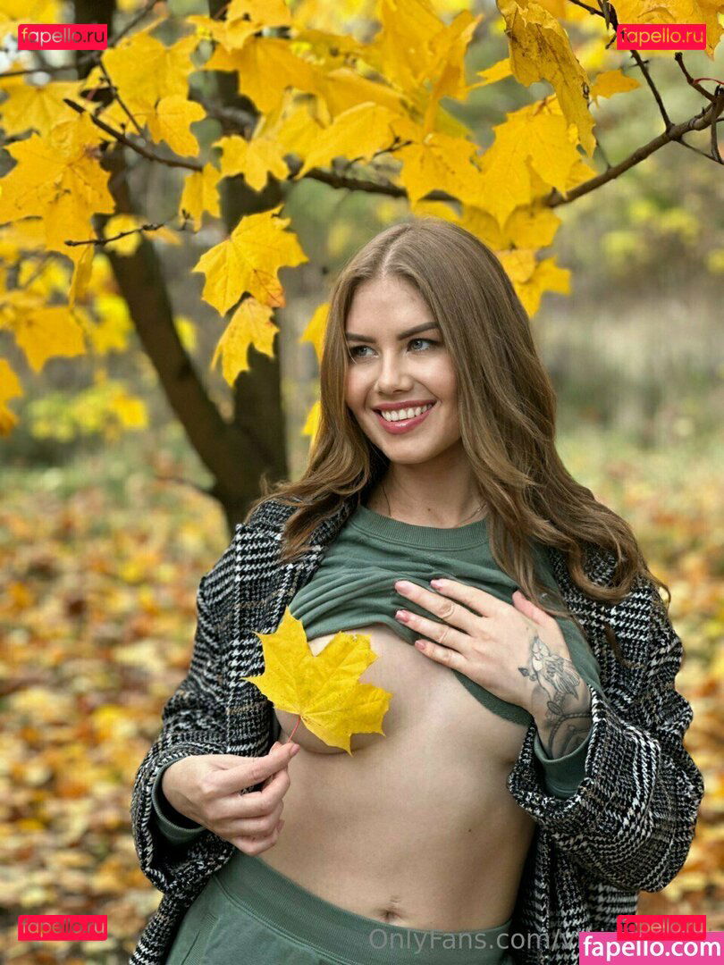 lara_love_love / vikini.swimwear / vikini_bikini Onlyfans Photo Gallery 