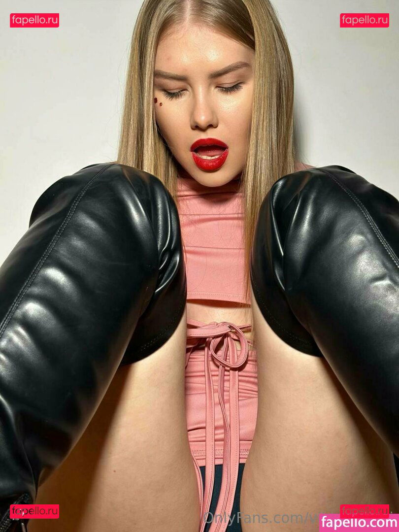 lara_love_love / vikini.swimwear / vikini_bikini Onlyfans Photo Gallery 