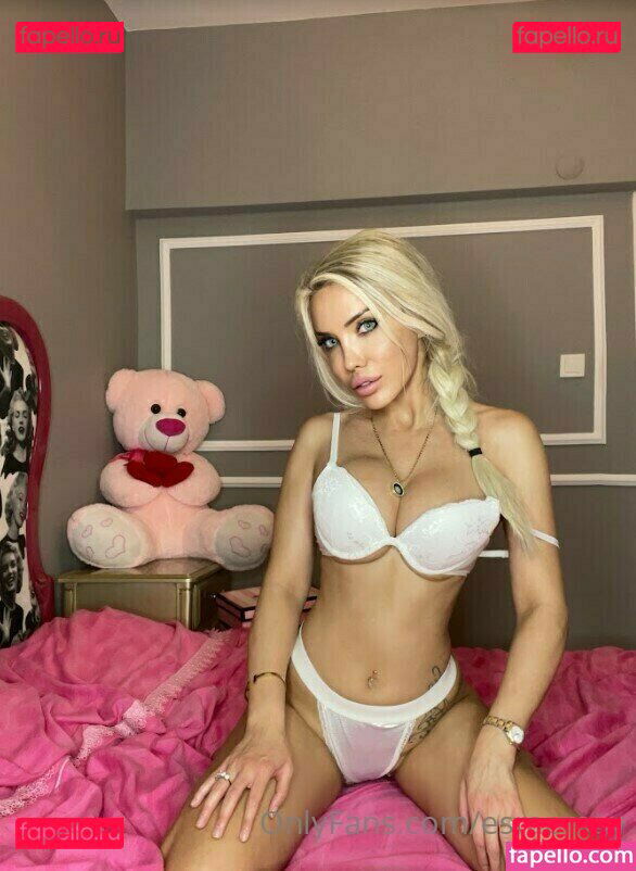 Esra Ersoy / esra Onlyfans Photo Gallery 