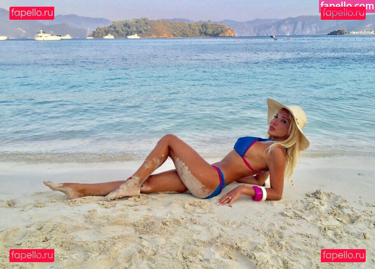 Esra Ersoy / esra Onlyfans Photo Gallery 