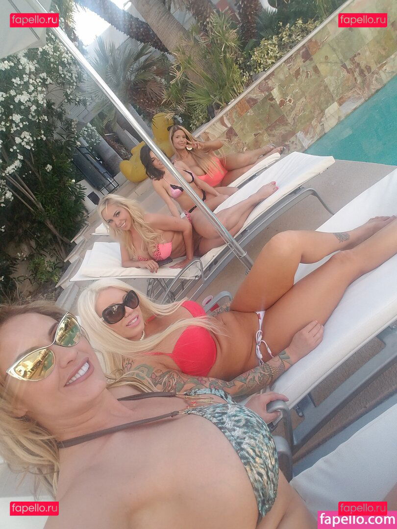 Eva Notty / EvaNotty / nottysquad Onlyfans Photo Gallery 