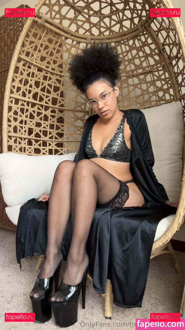 freehoneygriffin / muthafnfame267 Onlyfans Photo Gallery 