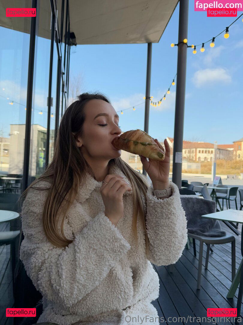 tinybrunettekira / transgirlkira Onlyfans Photo Gallery 