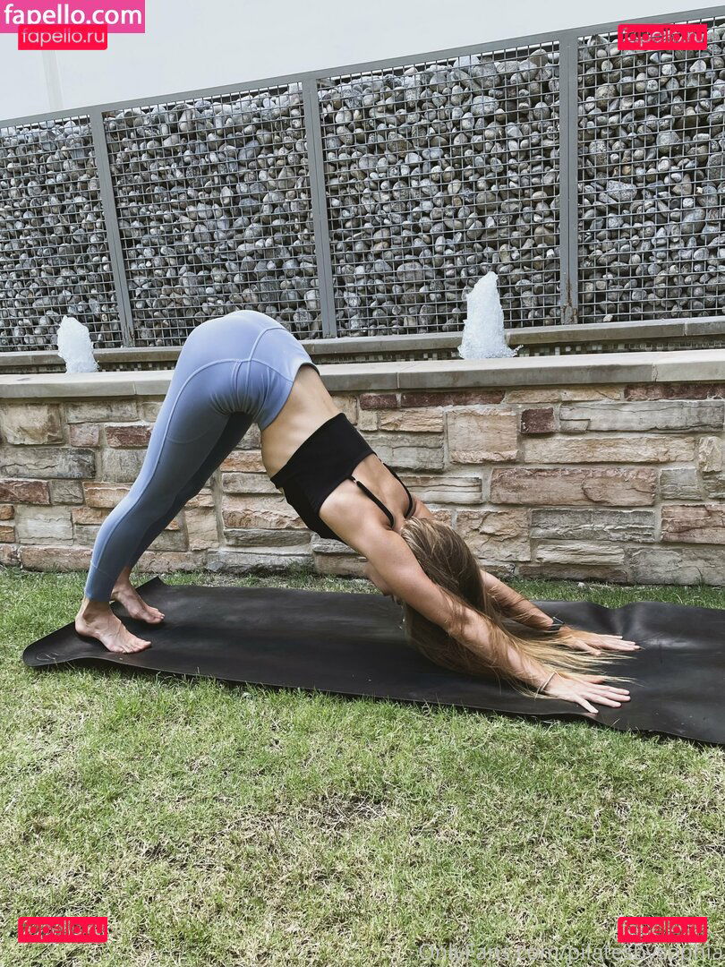 flowwithsky / skyflowartist Onlyfans Photo Gallery 