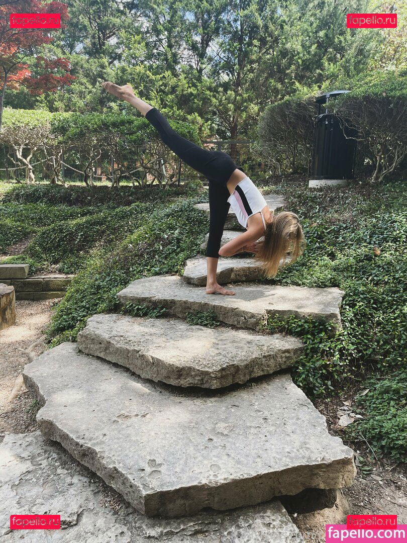 flowwithsky / skyflowartist Onlyfans Photo Gallery 