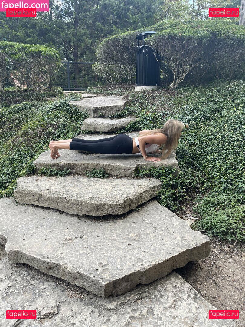 flowwithsky / skyflowartist Onlyfans Photo Gallery 