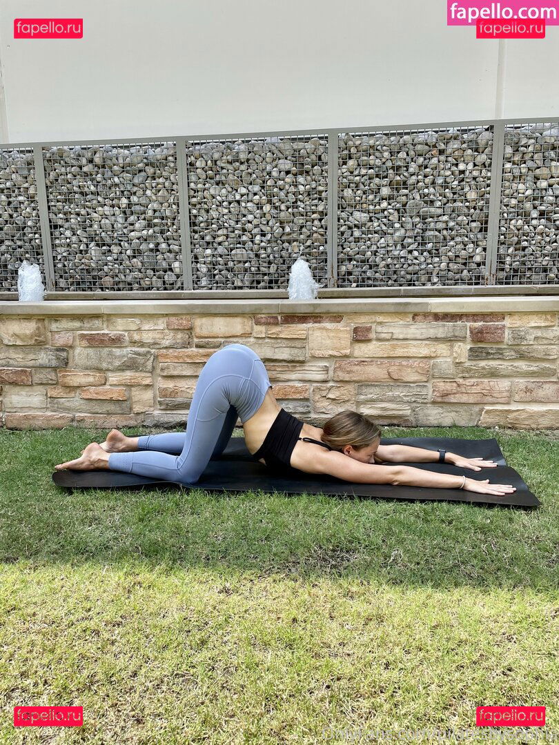 flowwithsky / skyflowartist Onlyfans Photo Gallery 