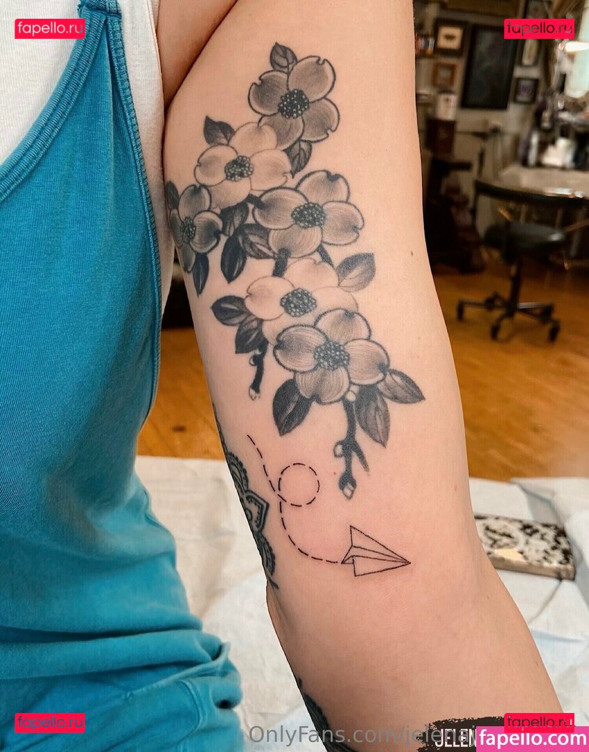 jelenajensenfree / officialjelenaj_ Onlyfans Photo Gallery 