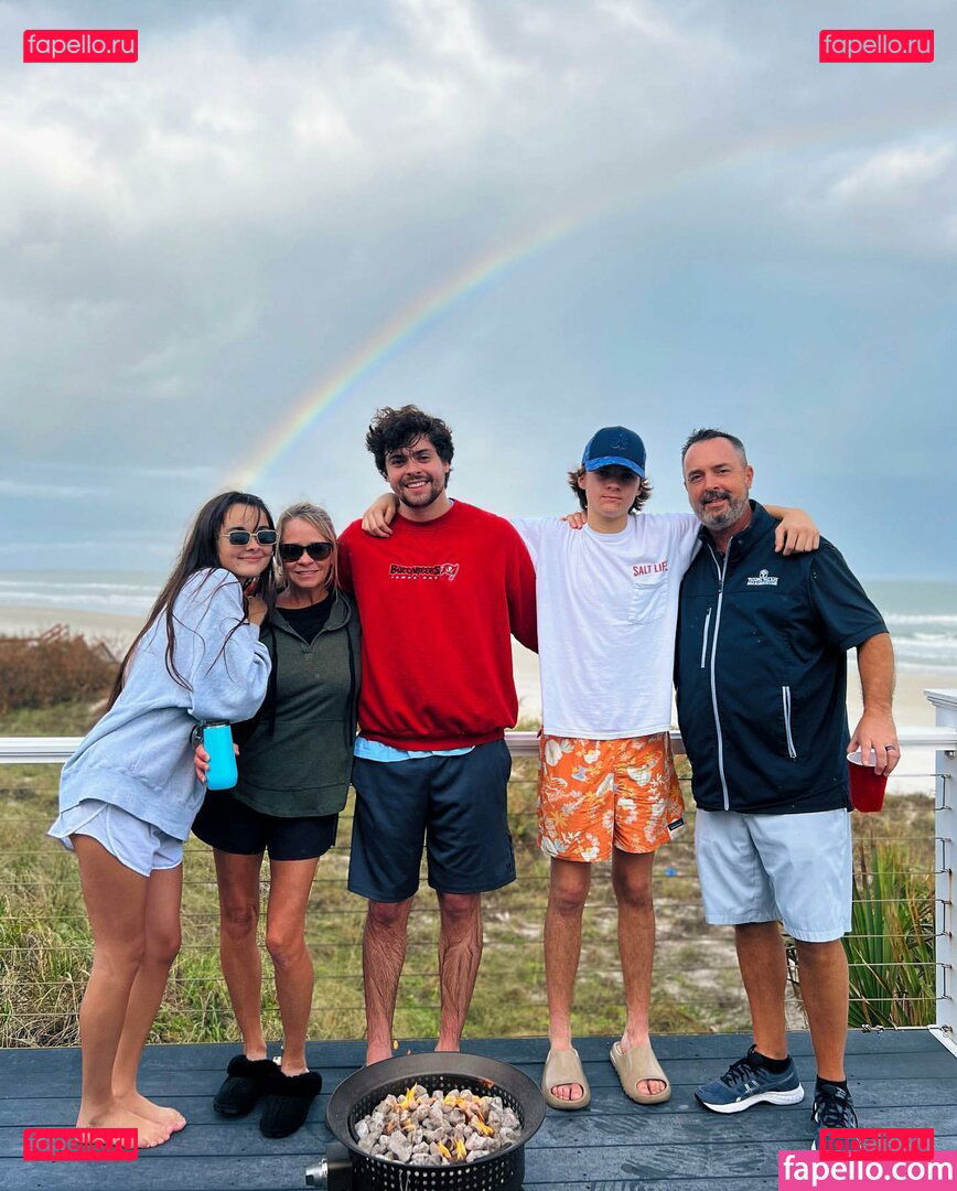 Grace / darlingrl / darlingrll / piscesxcherry Onlyfans Photo Gallery 