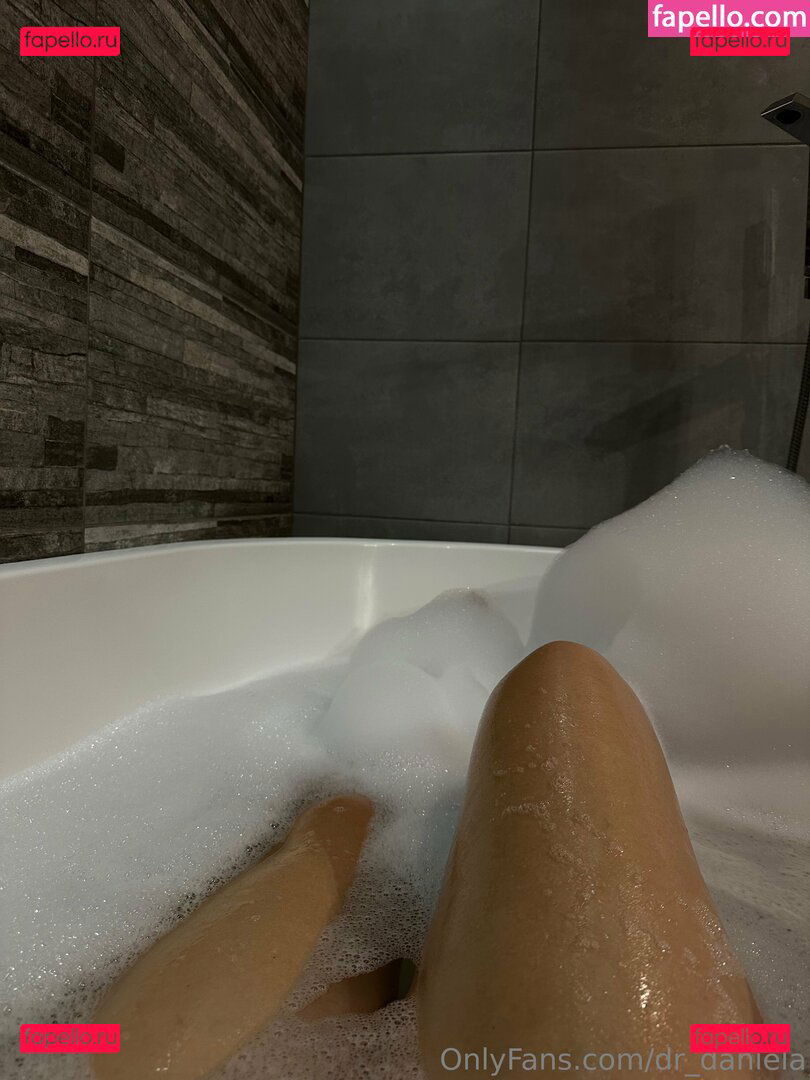 dr_daniela Onlyfans Photo Gallery 