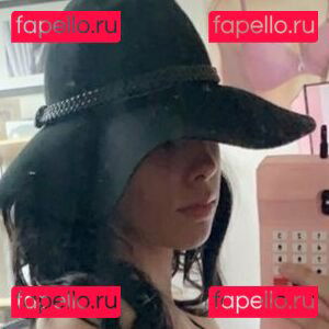 Mireya Milan / cuddle.and.kiss / mireya_milan Onlyfans Photo Gallery 