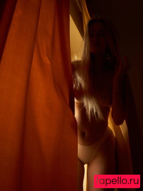 Vlada Dobryak Nude Onlyfans Photo 38