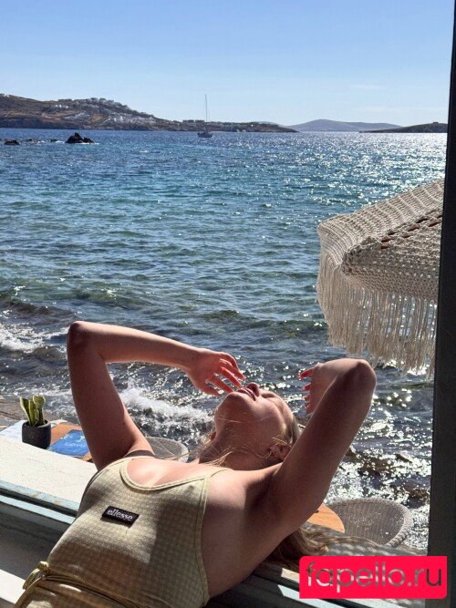 Vlada Dobryak Nude Onlyfans Photo 4