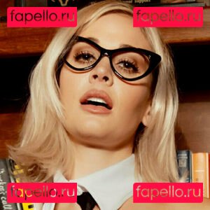 Lauren Compton / iamlaurencompton Onlyfans Photo Gallery 