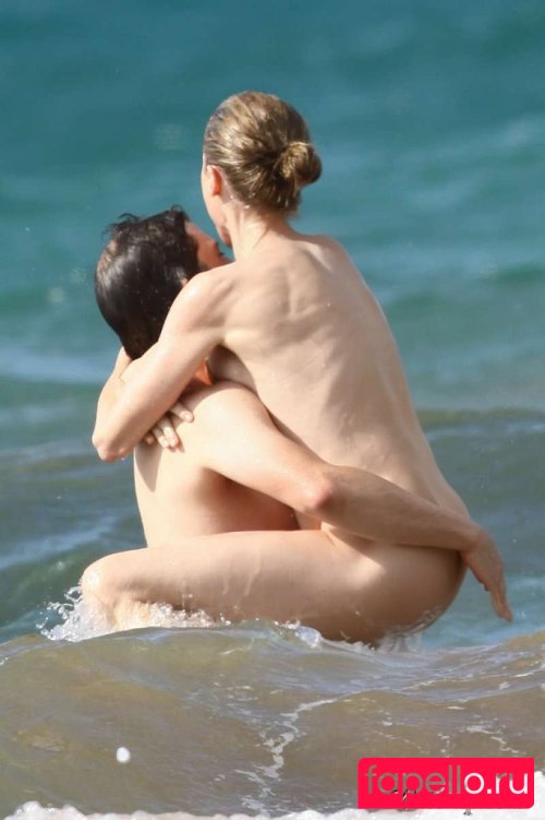 Julie Bowen Nude Onlyfans Photo 23