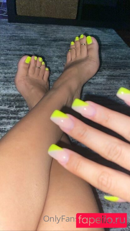 feetbymiliani Nude Onlyfans Photo 37